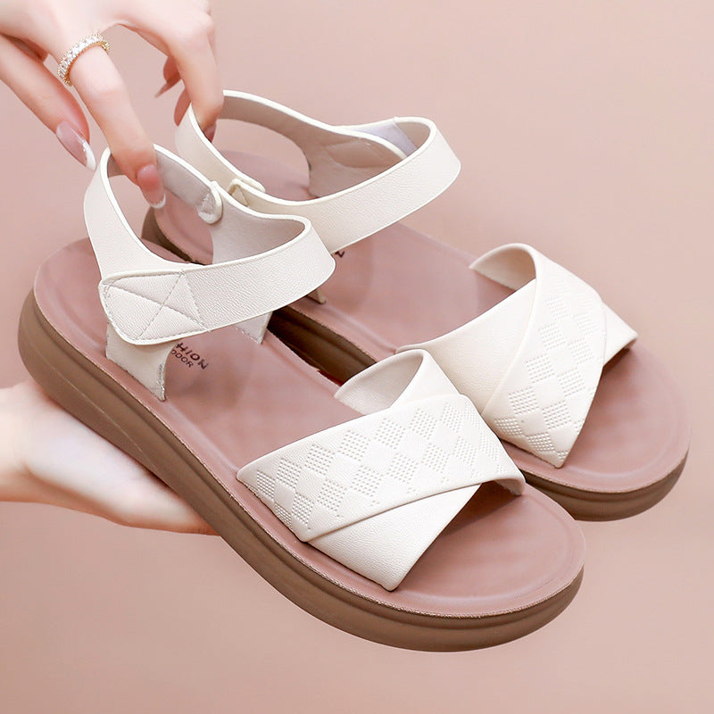Sandalias cómodas con suela blanda que no fatigan los pies