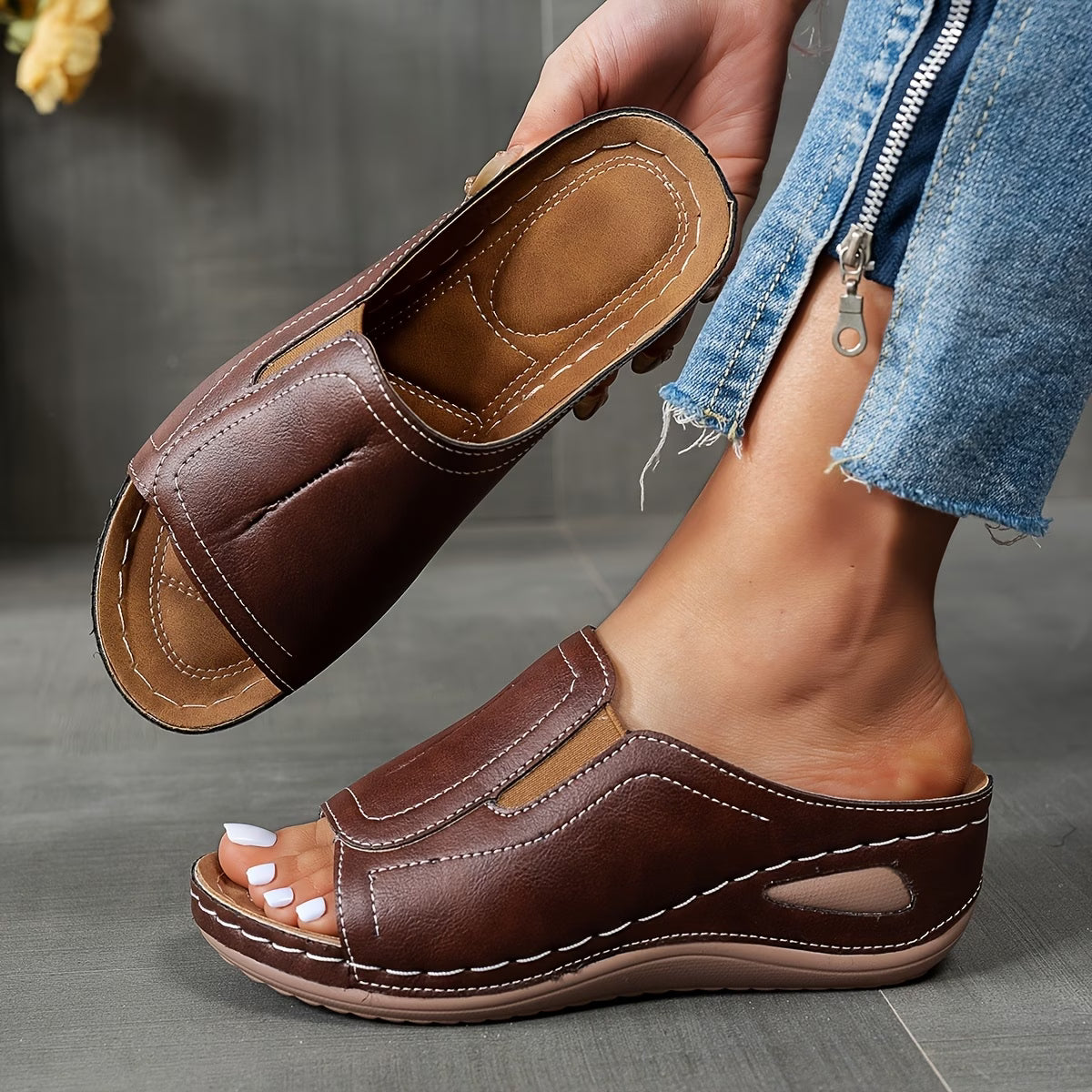 Sandalias cómodas de suela elevada